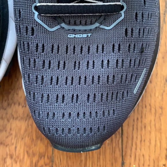 Brooks Ghost 13 size 7 - Picture 2 of 6